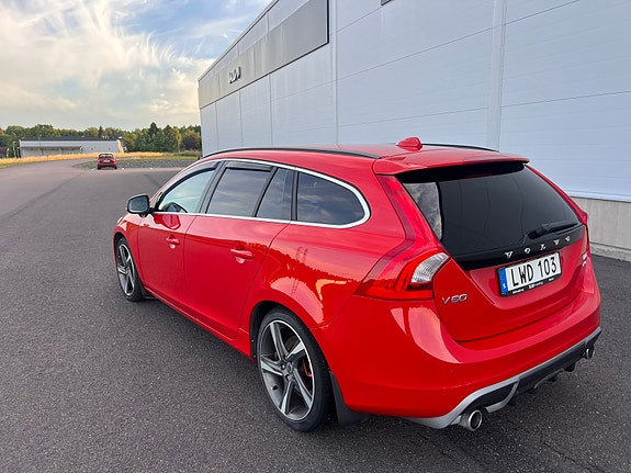 Volvo V60 4 of 5