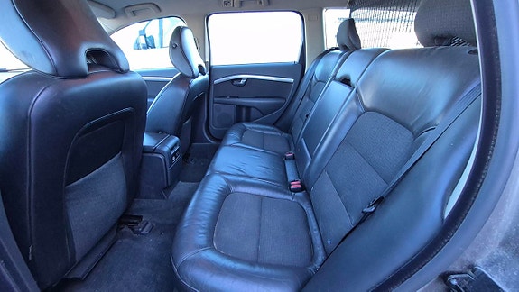 Volvo V70 6 of 9
