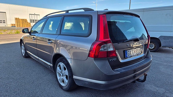 Volvo V70 3 of 9