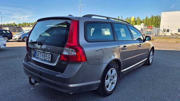 Volvo V70 4 of 9