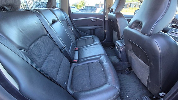 Volvo V70 7 of 9
