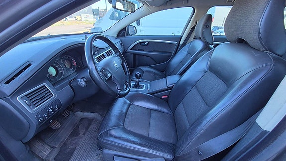 Volvo V70 5 of 9