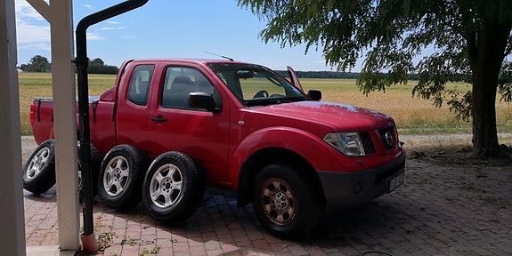 Nissan King Cab 3 of 5