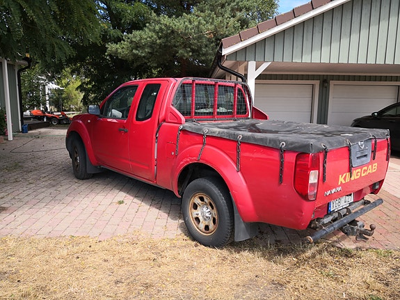Nissan King Cab 2 of 5