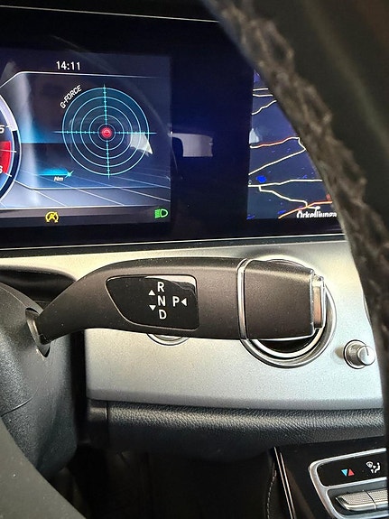 Mercedes-Benz E220 14 of 23