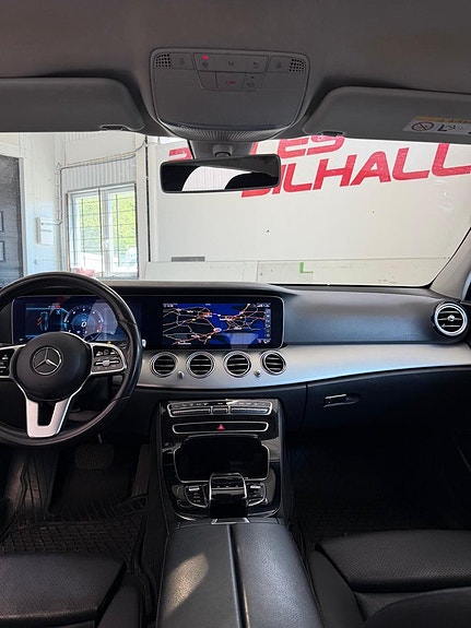 Mercedes-Benz E220 16 of 23