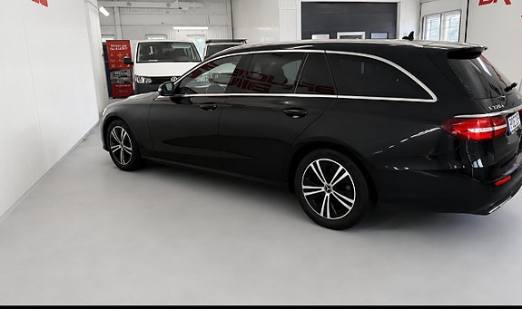 Mercedes-Benz E220 4 of 23