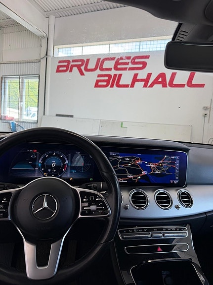 Mercedes-Benz E220 8 of 23
