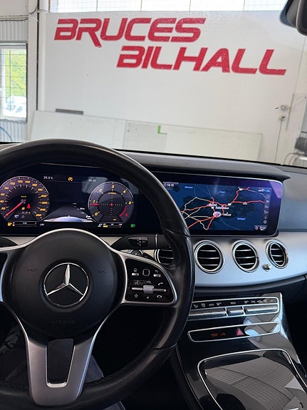Mercedes-Benz E220 15 of 23