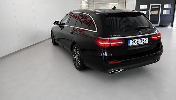Mercedes-Benz E220 5 of 23