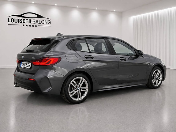 BMW 118i 5 of 13