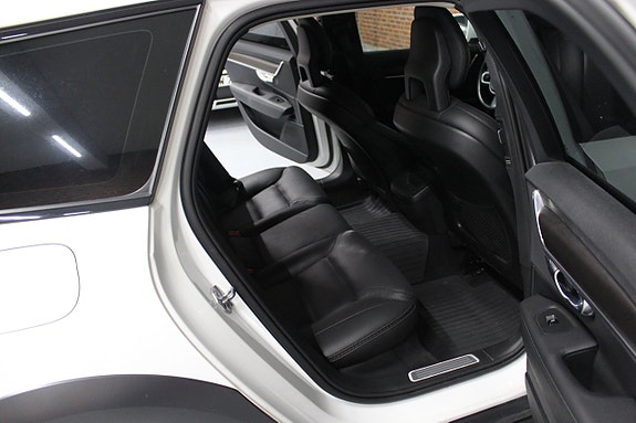 Volvo V90 Cross Country 10 of 20