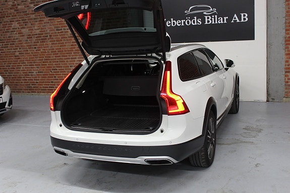 Volvo V90 Cross Country 9 of 20