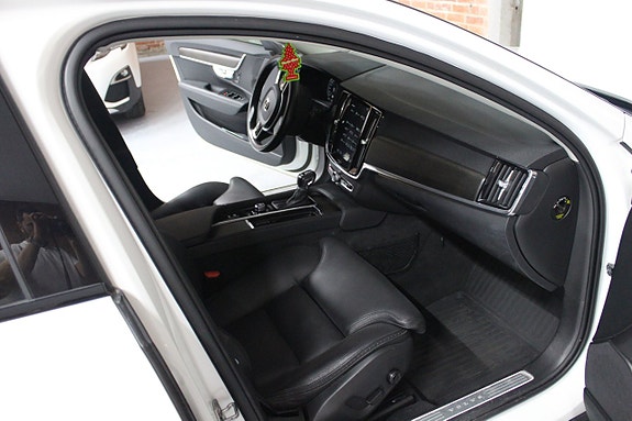 Volvo V90 Cross Country 13 of 20
