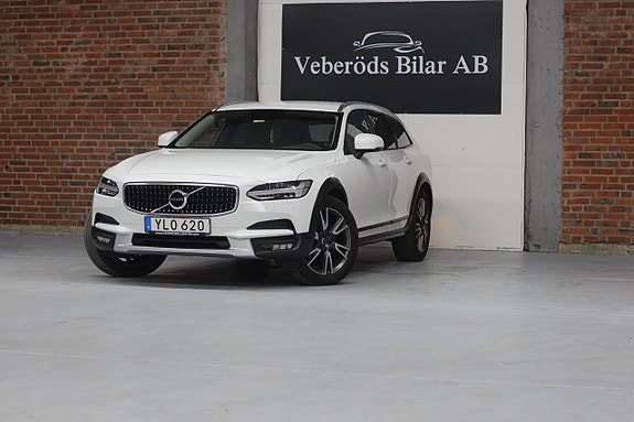 Volvo V90 Cross Country 2 of 20