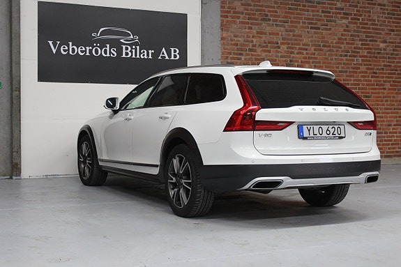 Volvo V90 Cross Country 8 of 20