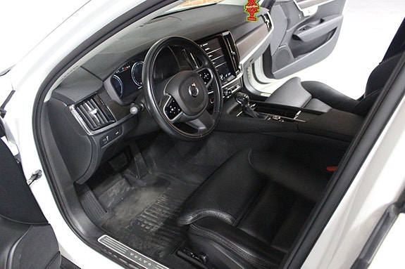 Volvo V90 Cross Country 11 of 20