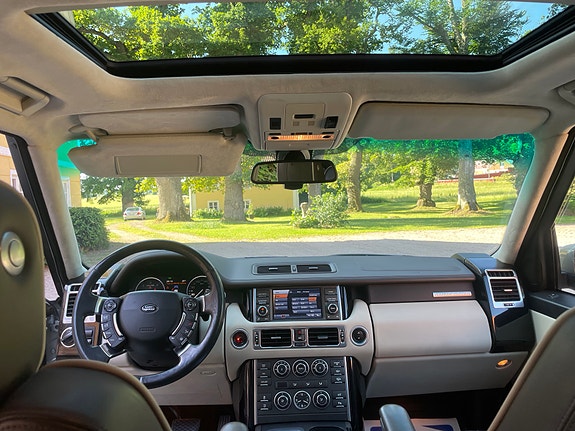 Land Rover Range Rover 16 of 19