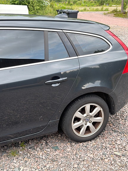 Volvo V60 4 of 5