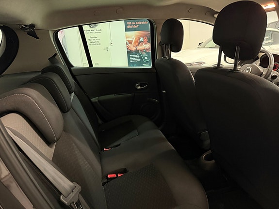 Renault Clio 14 of 19