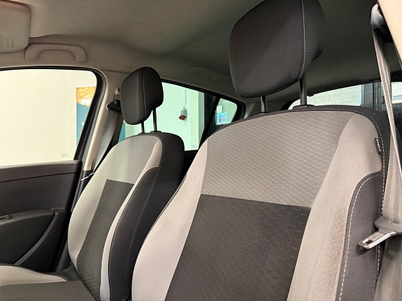 Renault Clio 10 of 19