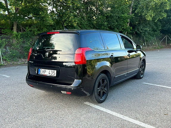 Peugeot 5008 3 of 16