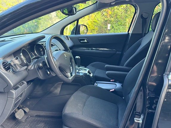 Peugeot 5008 5 of 16