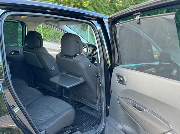 Peugeot 5008 8 of 16