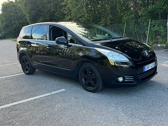 Peugeot 5008 2 of 16