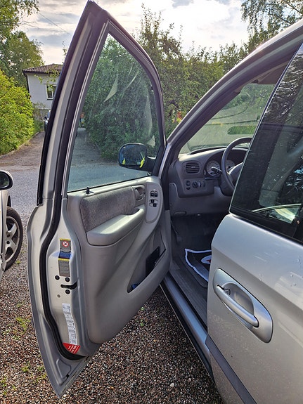 Chrysler Grand Voyager 12 of 26