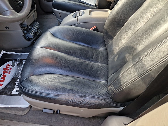 Chrysler Grand Voyager 15 of 26