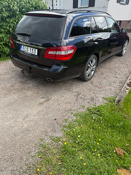 Mercedes-Benz E350 2 of 5