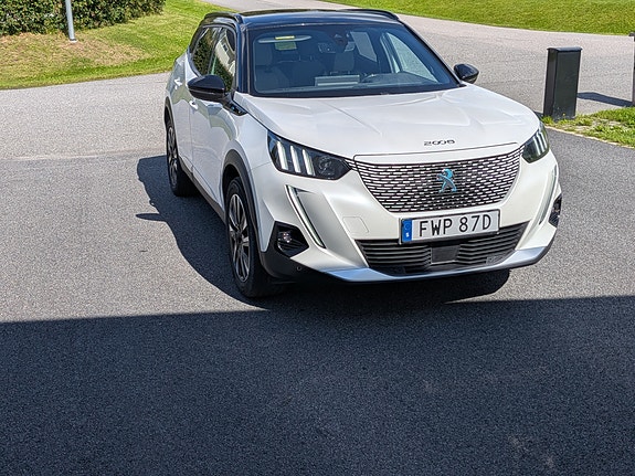 Peugeot e-2008 4 of 5