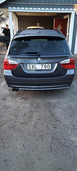 BMW 325i 3 of 14