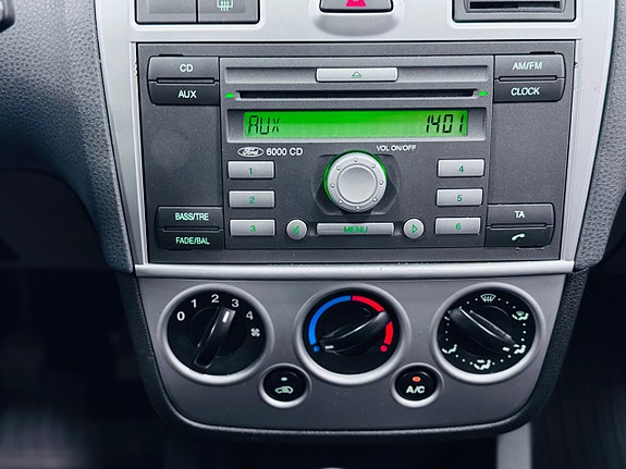 Ford Fiesta 10 of 15