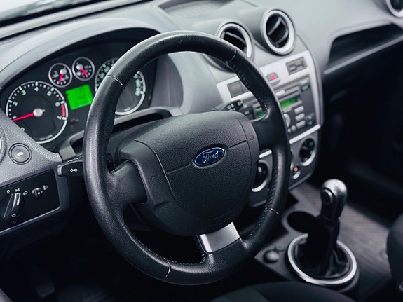 Ford Fiesta 8 of 15