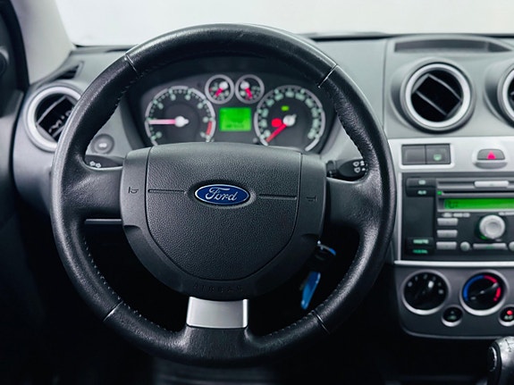 Ford Fiesta 13 of 15