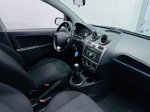 Ford Fiesta 3 of 15
