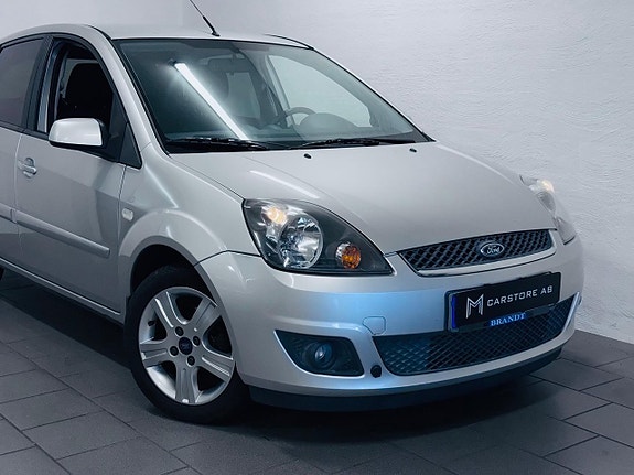 Ford Fiesta 2 of 15