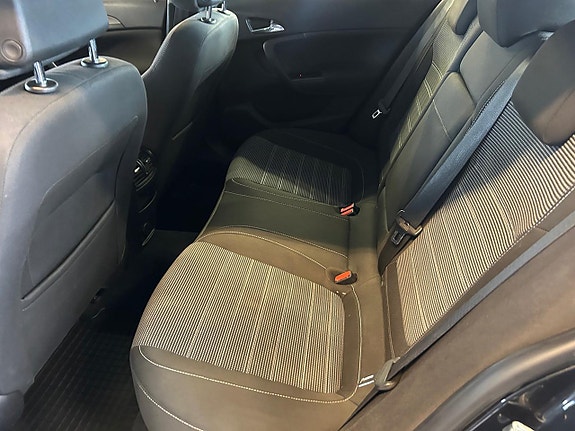Opel Insignia 4 of 5