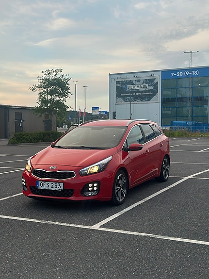Kia Ceed 2 of 5