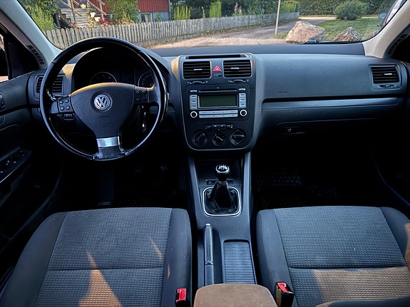 Volkswagen Golf V 8 of 9