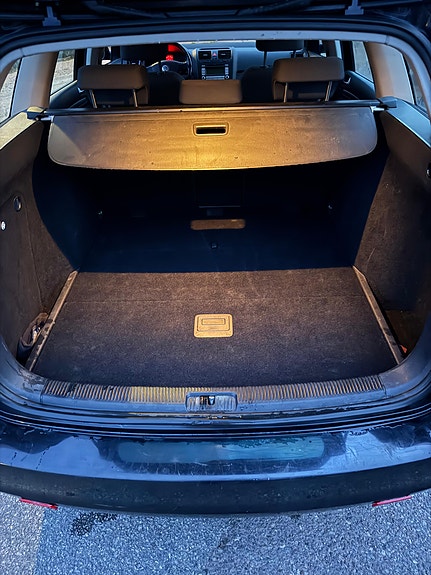 Volkswagen Golf V 9 of 9