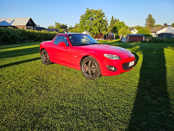 Mazda MX-5 2 of 9