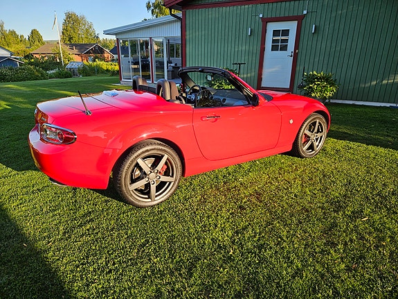 Mazda MX-5 6 of 9