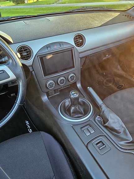 Mazda MX-5 8 of 9