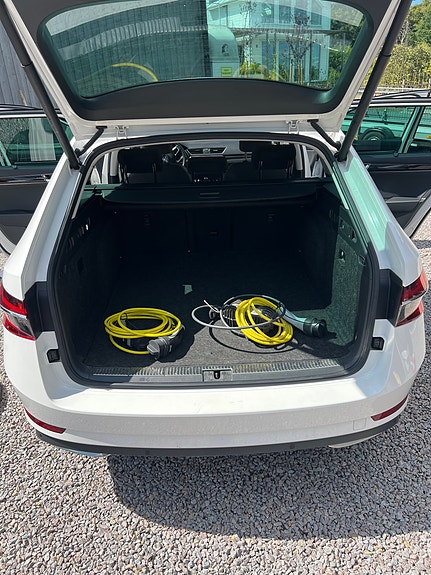 Skoda Superb 8 of 13