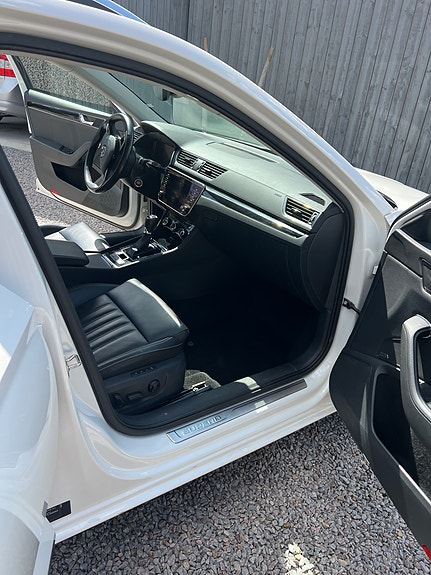Skoda Superb 6 of 13