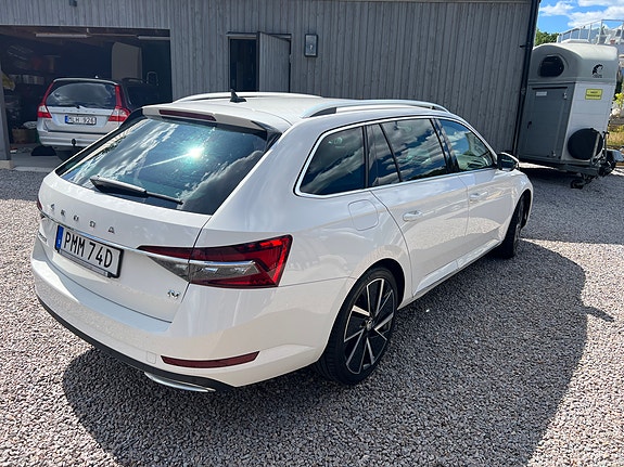 Skoda Superb 9 of 13