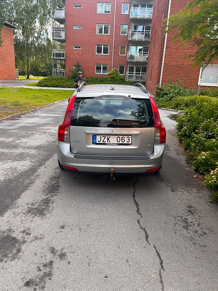 Volvo V50 3 of 5